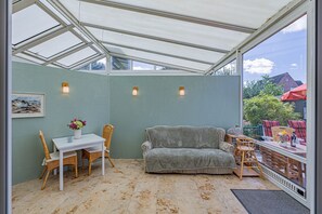 Heller und freundlicher Wintergarten