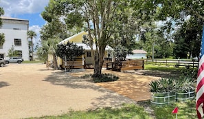 View of Oyster cottage from Pelican cottage