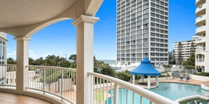 Enjoy your morning coffee in this balcony with the ocean and resort views