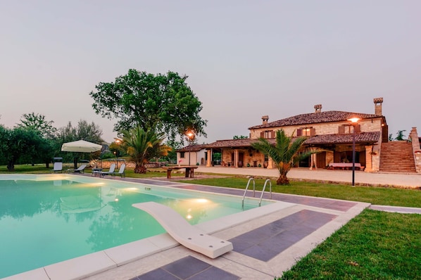 Building Exterior, Garden, Main, Outdoor, Pool