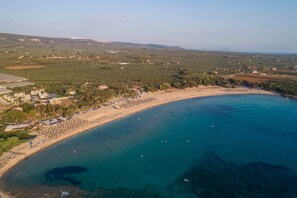 Lagkouvardos beach - 4km