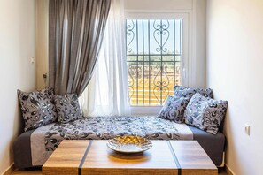 Cosy corners of the house - sofa by the window