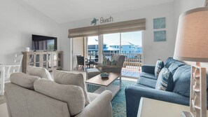 Spyglass TH 106 Living Area