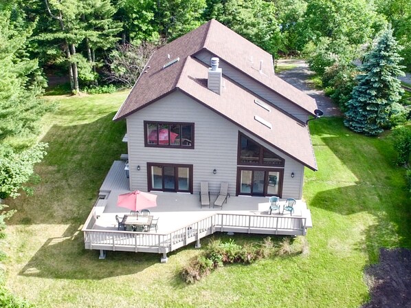 2800 square foot lakeside home with ample parking.