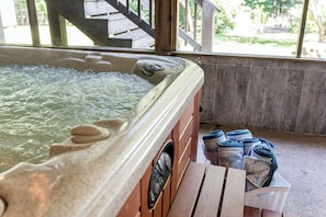 Screened-in hot tub