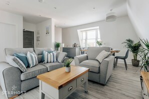 The open-plan layout makes the space super-sociable
