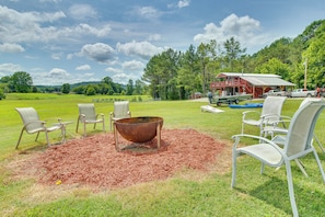 Shared Exterior | Porch | Grills | Yard Games | Wood-Burning Fire Pit | 15 Acres