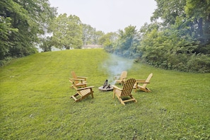 Spacious Yard | Fire Pit | Gas Grill