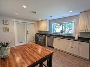 Full kitchen