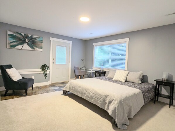 King size bed 