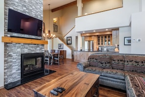 Living Room, Gas Fireplace, Flatscreen TV