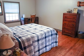 Navy Room (2)