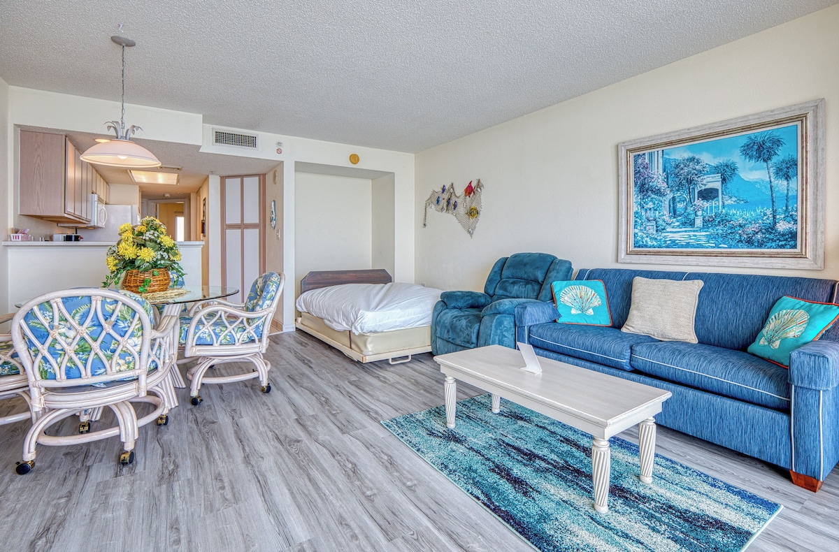 Baywatch Resort 1 Bedroom Ocean Front Retreat