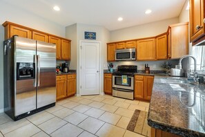 Kitchen | Single Story | Blender | Slow Cooker | Toaster