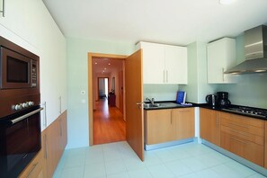 Apartment with Kitchen