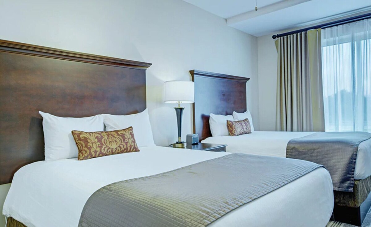 2 Bedroom Condo at Wyndham Old Town Alexandria Resort – Close to D.C!