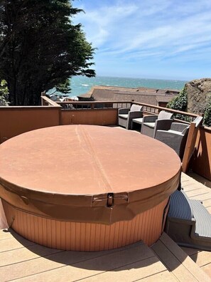 Jacuzzi with Gorgeous Ocean View