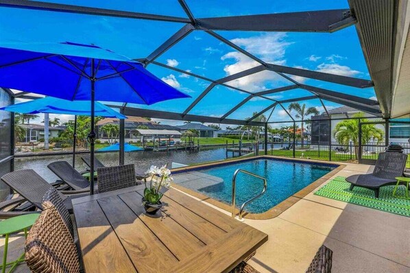 Enjoy the Amazing Pool and Waterview`s at Coastal Gypsy