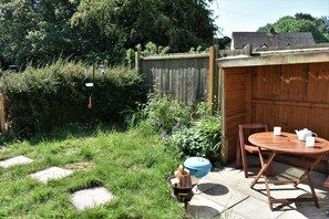 Private garden with a seating area, BBQ and firepit (fuels provided).