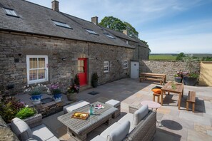 Fell End - rear courtyard