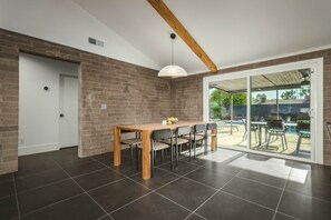 Dining room (1)