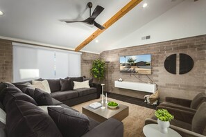 Living Room (2)