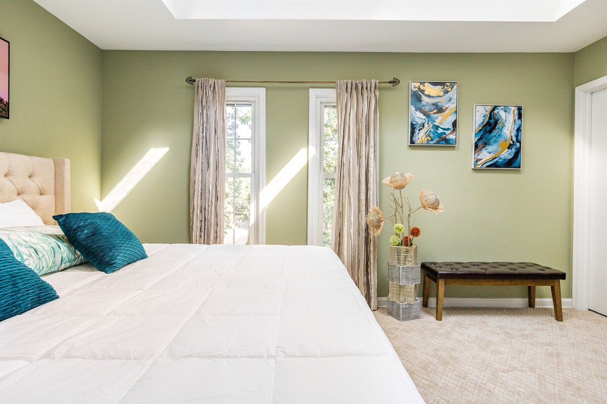 Beautiful & Large Townhouse in Downtown Arlington next to Washington DC