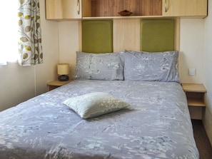 Double bedroom | Summer Willow Lodge, Tattershall, near Horncastle