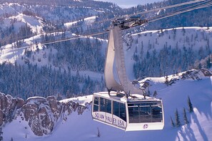 Skidåkning och snöaktiviteter