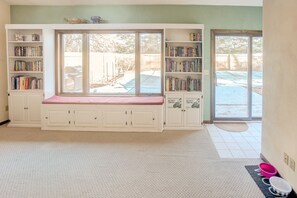 "Floor","Flooring","Indoors","Window","Building"