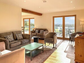 Open plan living space | Quabbs Head Cottage, Malvern