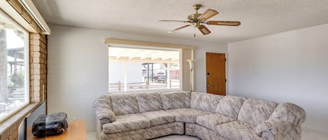 Bullhead City Vacation Rental | 2BR | 1BA | Steps Required | 1,000 Sq Ft