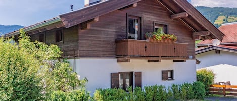 Außenseite Ferienhaus [Sommer]