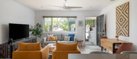 Let the coastal breeze flow from the kitchen through the living room.