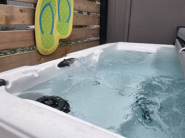 Bain à remous extérieur