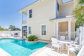 Shared Pool (Pool is shared with Main House)