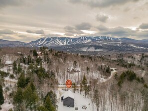 7 minutes to Sunday River Ski Resort!