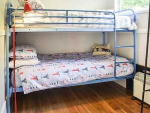 Bunk bedroom | Happy Valley Chalet, Cromer