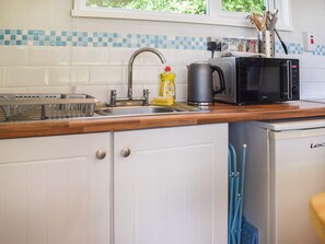 Kitchen | Happy Valley Chalet, Cromer