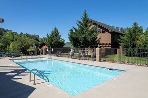 Escape the heat and dive into relaxation at our community pool. Open between May (Memorial day weekend) and September (Labor day weekend)