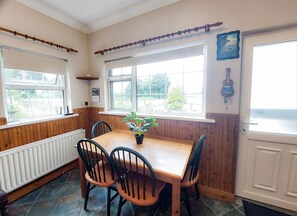 Farm View Cottage Castlerea, Castlerea, Co. Roscommon | Rural & quiet Self-Catering Holiday Accommodation Available in Castlerea, County Roscommon