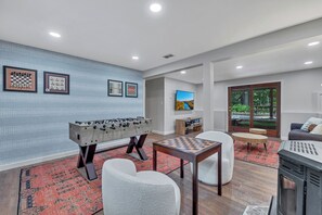 Recreation room to keep everyone entertained!