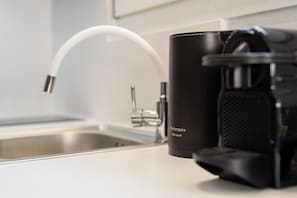 Kaffee und/oder Kaffeemaschine