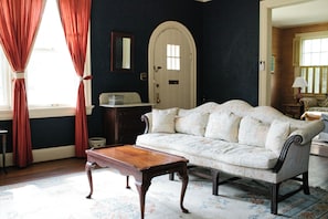 Welcome to our classically decorated 3 bedroom home!