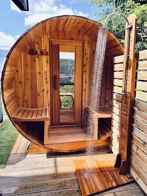 Panoramic Sauna and outdoor shower