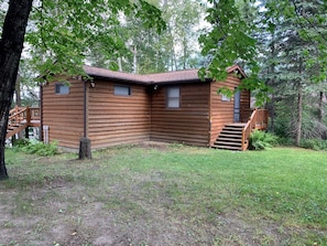Backside entrance of the cabin. There is also a second entrance on the deck side