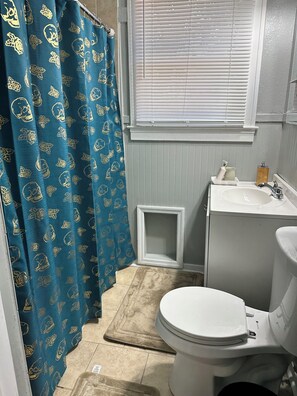 1 full bathroom
