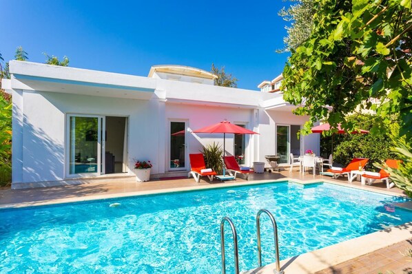 Beautiful villa with private pool and terrace
