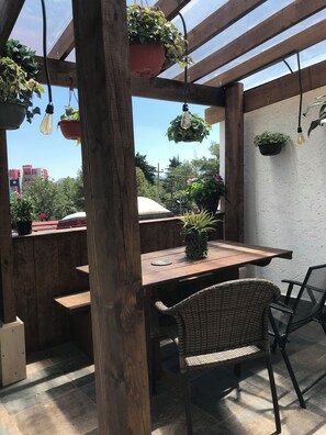 Outdoor dining