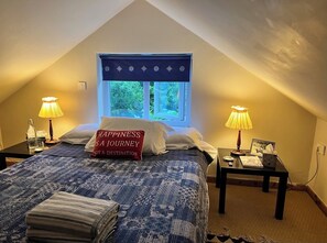  Oozy attic with great views and private en-suite 